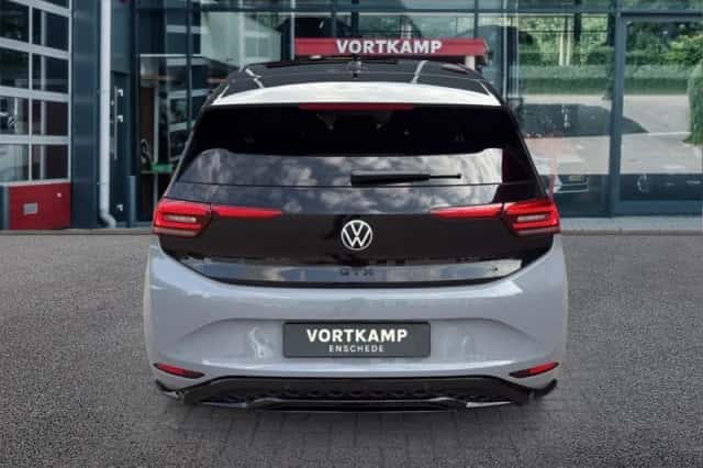 Volkswagen ID.3 (2025) thumbnail 6