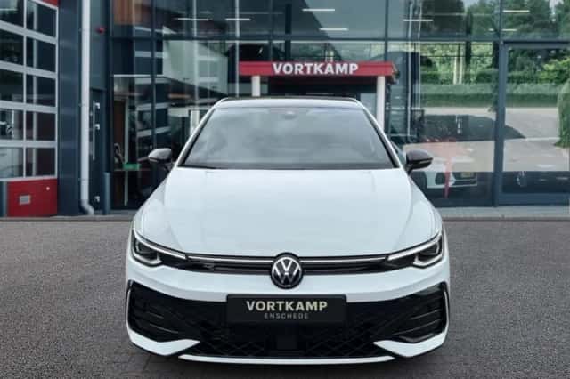 Volkswagen Golf (2025) thumbnail 2