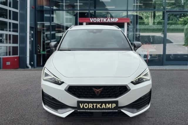 CUPRA Leon Sportstourer (2022) thumbnail 2