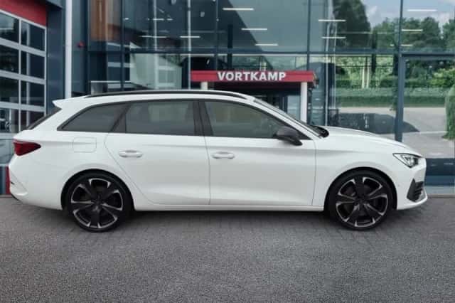 CUPRA Leon Sportstourer (2022) thumbnail 4