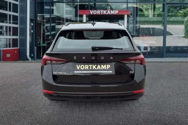 Škoda Octavia (2022) thumbnail 6