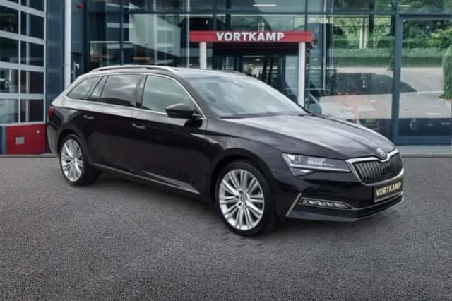 Škoda Superb (2022) thumbnail 3