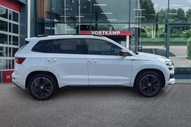 Škoda Karoq (2023) thumbnail 4