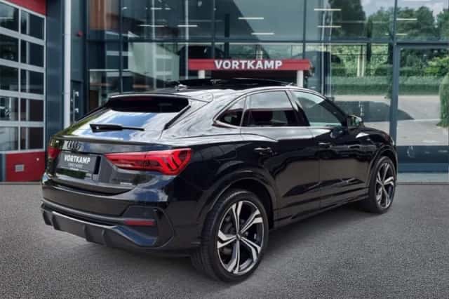 Audi Q3 (2019) thumbnail 5