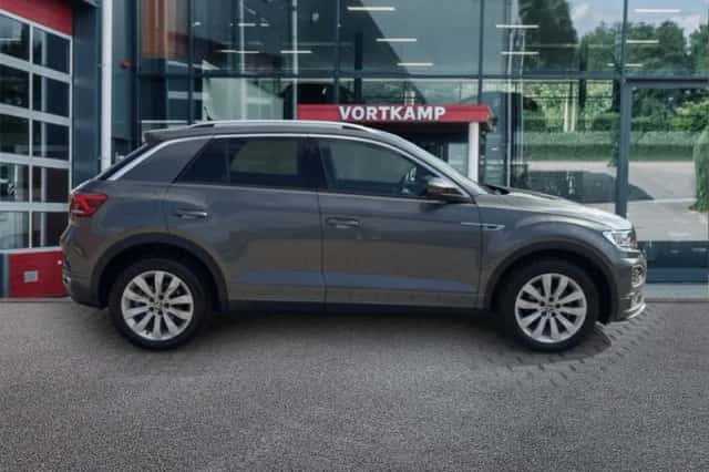 Volkswagen T-Roc (2022) thumbnail 4