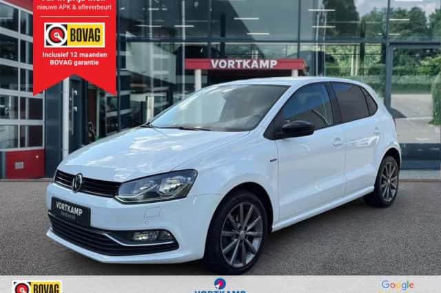Volkswagen Polo (2015) thumbnail 1