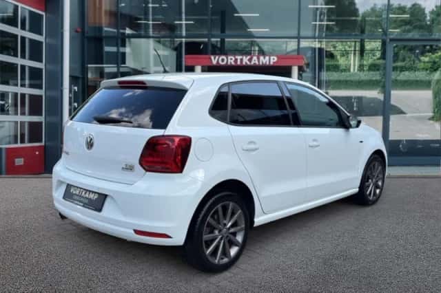 Volkswagen Polo (2015) thumbnail 5