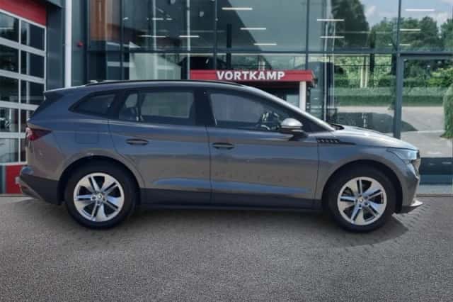 Škoda Enyaq (2023) thumbnail 4