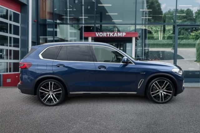 BMW X5 (2021) thumbnail 4
