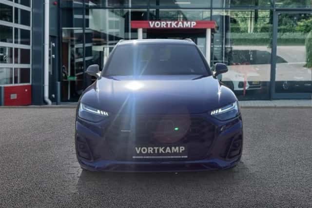 Audi Q5 (2022) thumbnail 2