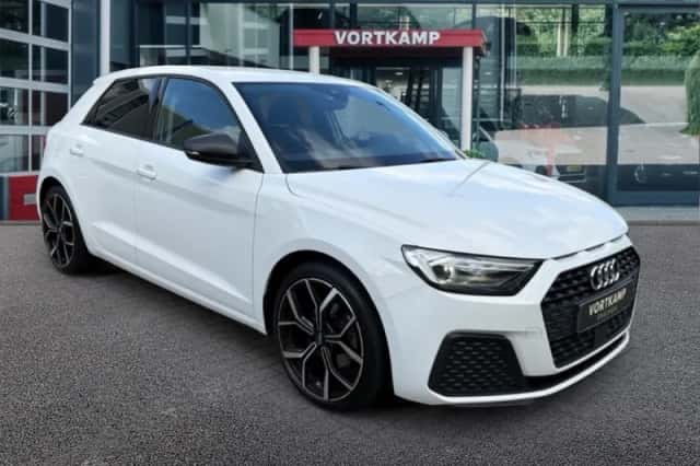 Audi A1 (2018) thumbnail 3