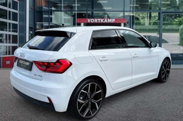 Audi A1 (2018) thumbnail 5