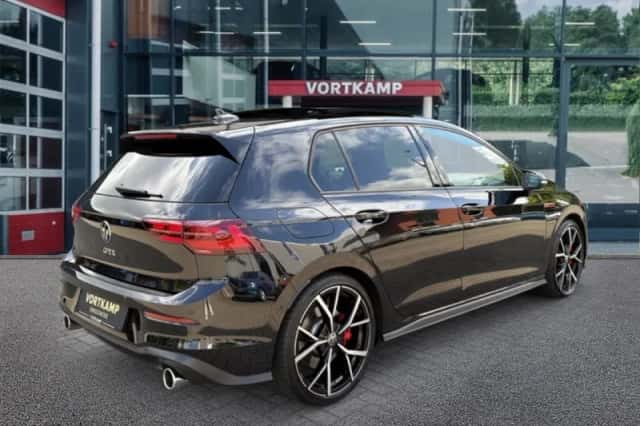 Volkswagen Golf (2022) thumbnail 5