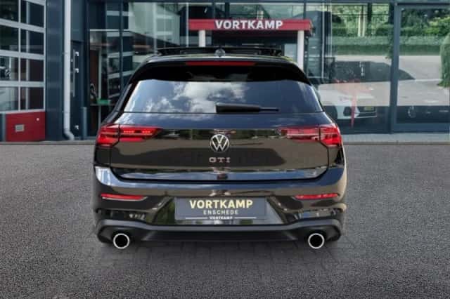 Volkswagen Golf (2022) thumbnail 6