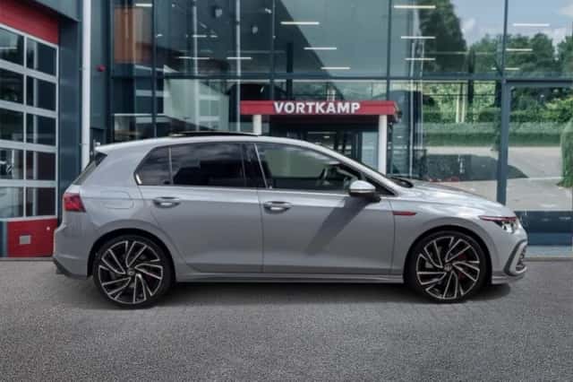 Volkswagen Golf (2020) thumbnail 4