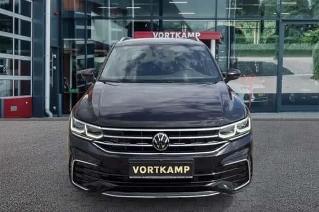 Volkswagen Tiguan (2022) thumbnail 2