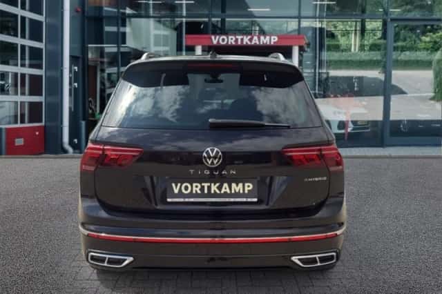Volkswagen Tiguan (2022) thumbnail 6