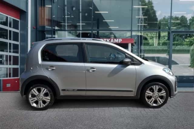 Volkswagen Up (2017) thumbnail 4