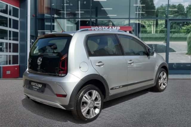 Volkswagen Up (2017) thumbnail 5