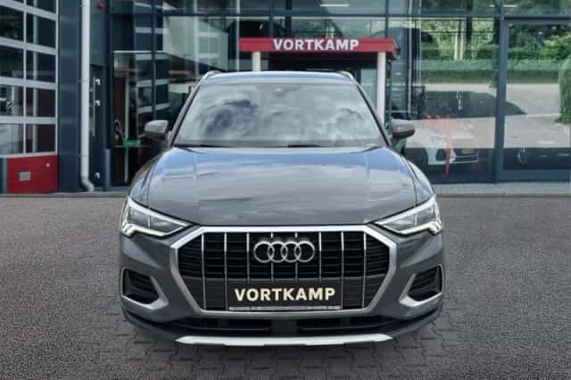 Audi Q3 (2022) thumbnail 2