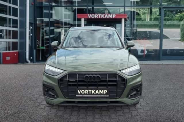 Audi Q5 (2022) thumbnail 2
