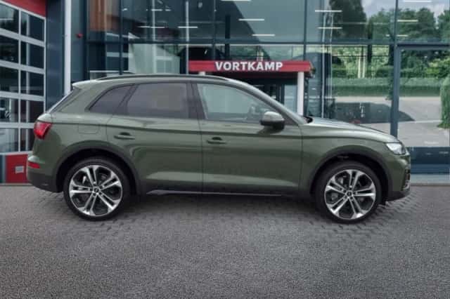 Audi Q5 (2022) thumbnail 4