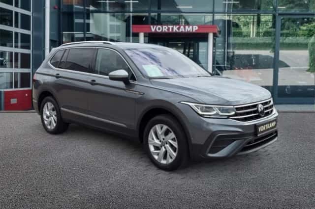 Volkswagen Tiguan (2023) thumbnail 3