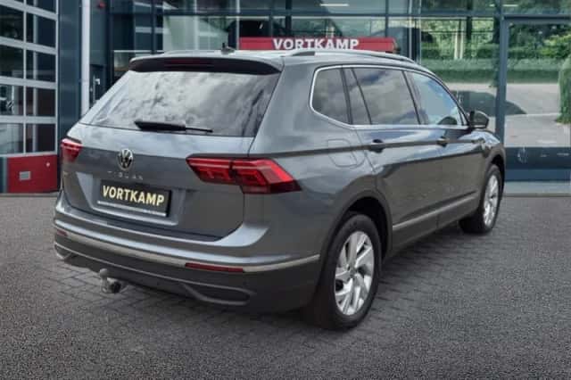 Volkswagen Tiguan (2023) thumbnail 5