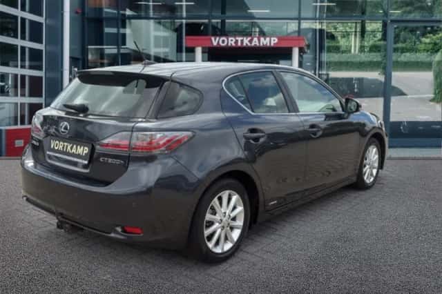 Lexus CT (2011) thumbnail 5