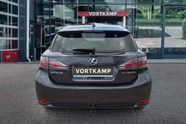 Lexus CT (2011) thumbnail 6