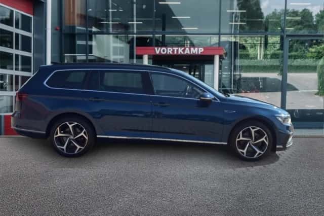 Volkswagen Passat (2021) thumbnail 4