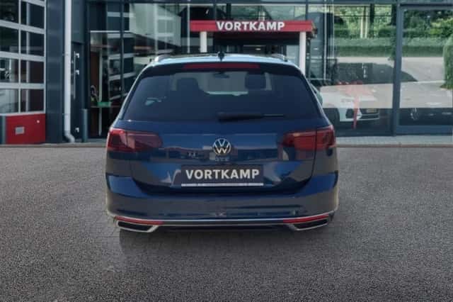 Volkswagen Passat (2021) thumbnail 6