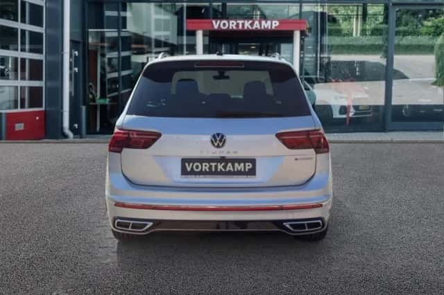 Volkswagen Tiguan (2022) thumbnail 6