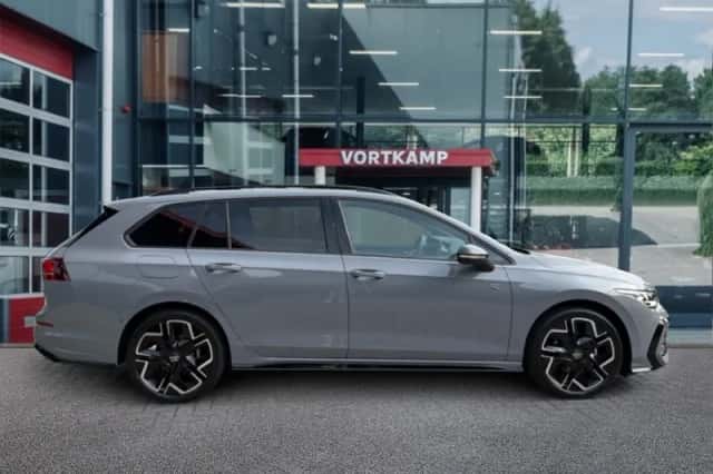 Volkswagen Golf (2026) thumbnail 4