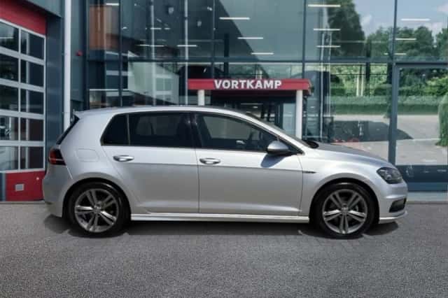 Volkswagen Golf (2016) thumbnail 4