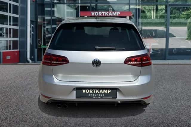 Volkswagen Golf (2016) thumbnail 6