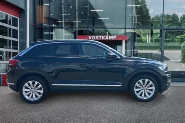 Volkswagen T-Roc (2019) thumbnail 4