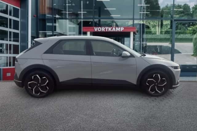Hyundai Ioniq 5 (2022) thumbnail 4