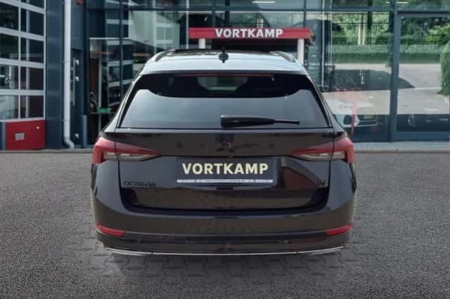 Škoda Octavia (2022) thumbnail 6