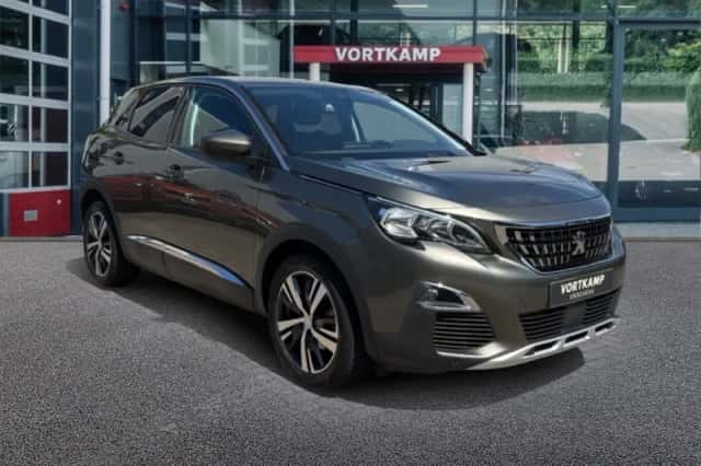 Peugeot 3008 (2017) thumbnail 3