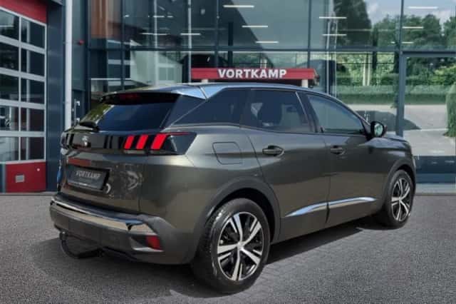Peugeot 3008 (2017) thumbnail 5