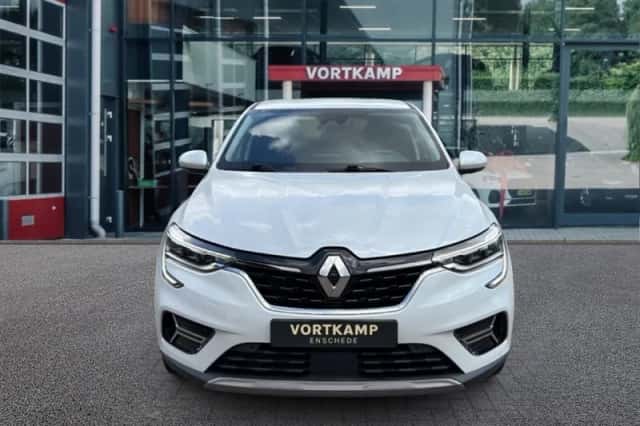 Renault Arkana (2023) thumbnail 2