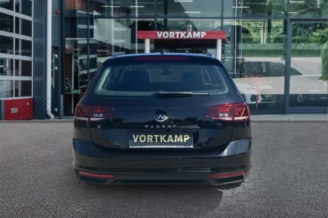 Volkswagen Passat (2020) thumbnail 6