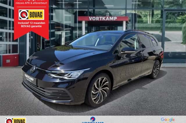 Volkswagen Golf (2023) thumbnail 1
