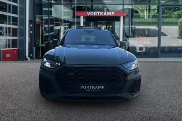 Audi Q5 (2022) thumbnail 2