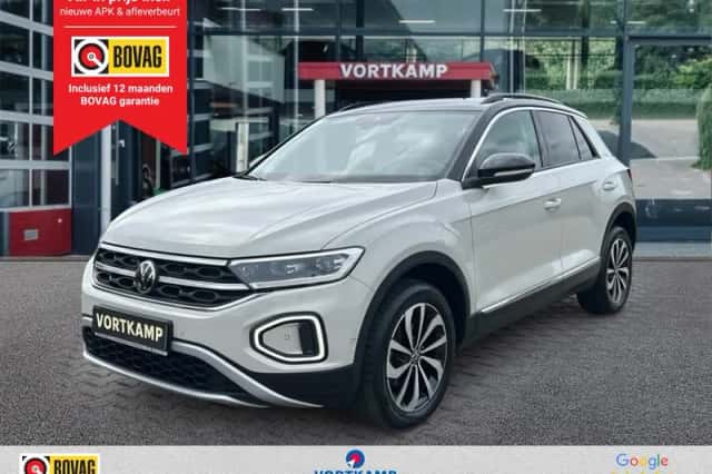 Volkswagen T-Roc (2022) thumbnail 1