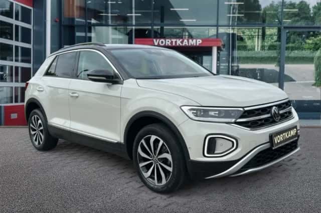 Volkswagen T-Roc (2022) thumbnail 3