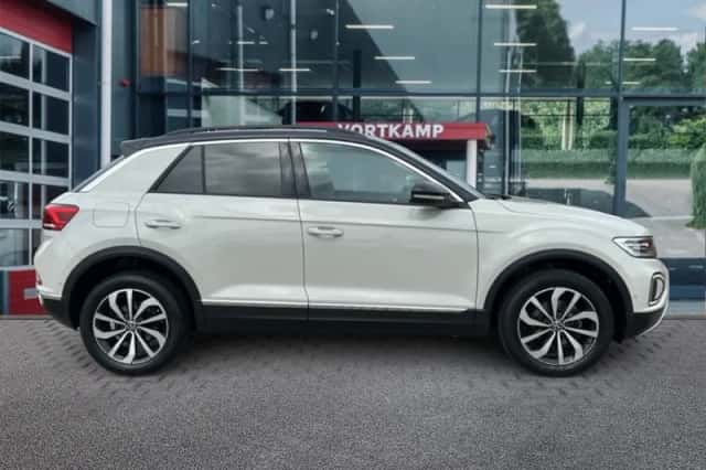 Volkswagen T-Roc (2022) thumbnail 4