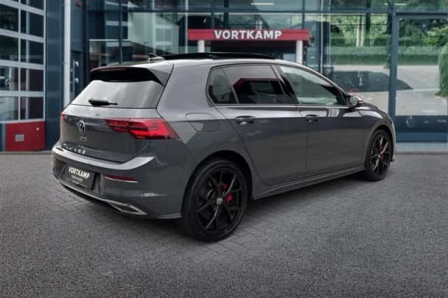 Volkswagen Golf (2022) thumbnail 5