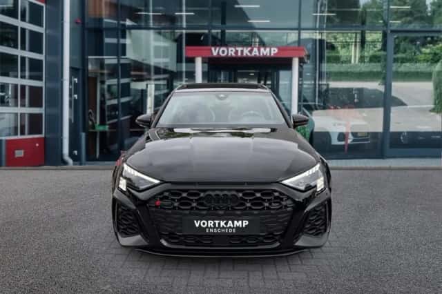 Audi RS3 (2022) thumbnail 2